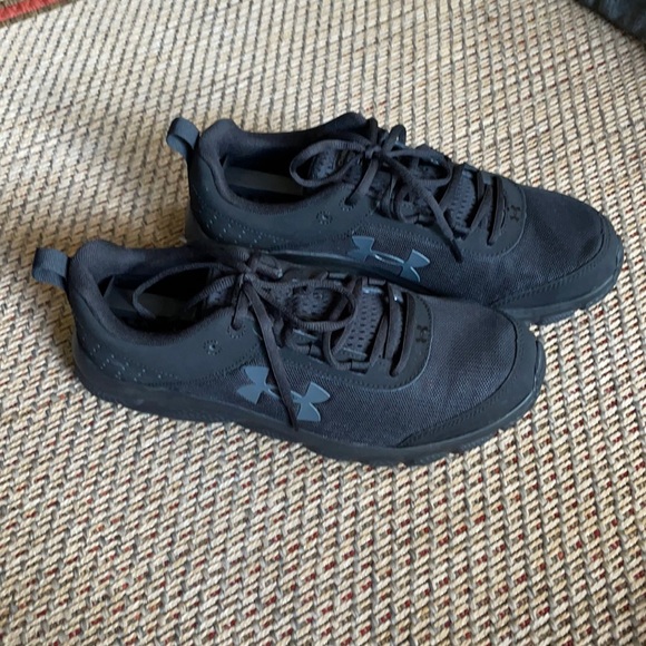 Under Armour Sneakers